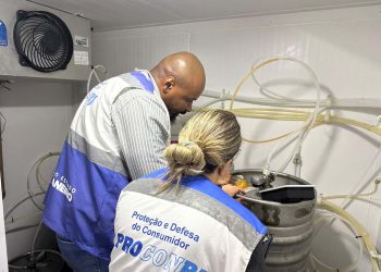 Fiscalização encontra produtos vencidos e problemas estruturais em bares de Niterói