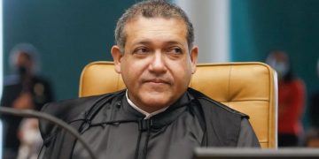 Nunes Marques suspende pesquisa do AtlasIntel/PL por indução ao eleitor