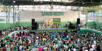 Imperatriz Leopoldinense realiza feijoada com shows de escolas coirmãs em Ramos