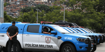 Polícia prende seis suspeitos e apreende armas e dinheiro em operação na comunidade Sem Terra