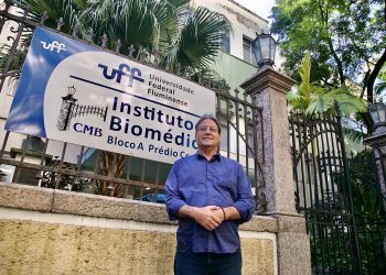 Roberto Salles assume reitoria da UFF 2026-2030 com foco em recuperação orçamentária e assistência estudantil
