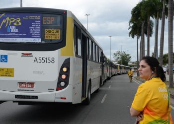 Greve de rodoviários no Rio causa caos e operação mínima de 50% da frota