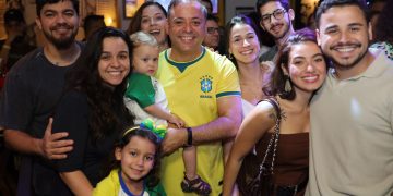 Rodrigo Neves celebra 50 anos em evento com autoridades e lideranças políticas em Niterói