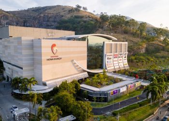 Shopping Nova Iguaçu realiza campanha de adoção de cães e gatos neste domingo