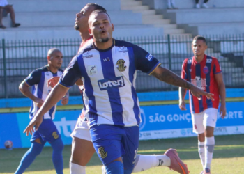 São Gonçalo sai da zona de rebaixamento ao vencer Bonsucesso por 2 a 0