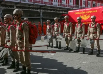 Corpo de Bombeiros do Rio lança Operação Extinctus 2026 para prevenir incêndios florestais