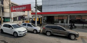 Aposentada de 75 anos é acusada indevidamente de furto e passa por constrangimento em supermercado em Niterói