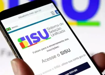 Estudantes do Enem 2023 a 2025 podem se inscrever no Sisu+ para vagas de segundo semestre