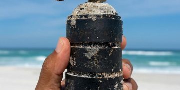 Artefato explosivo é encontrado em área de preservação em Arraial do Cabo