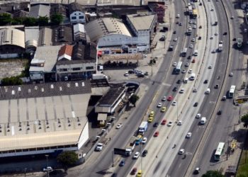 Operação no Complexo da Maré mira 56 mandados contra o Terceiro Comando Puro