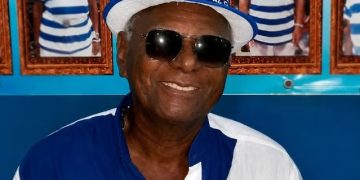 Sambista Osvaldo Veiga, conhecido como Dinho da Portela, falece aos 89 anos