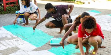 Prefeitura de Maricá promove pintura de rua no Inoã para celebrar cultura popular e Copa