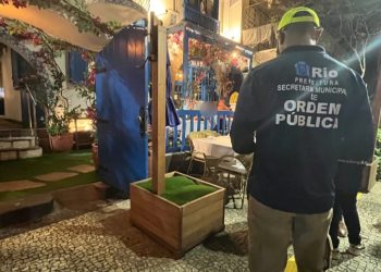 Prefeitura do Rio multa bares em Ipanema por ocupação irregular de calçadas