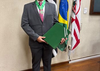 Secretário de Educação de Itaguaí é homenageado em São Paulo com a Ordem do Mérito Cívico e Cultural