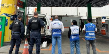 Operação fiscaliza posto em Japeri por irregularidades em segurança e informações ao consumidor