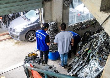 Detran RJ interdita loja de autopeças usadas na Penha por irregularidades na documentação