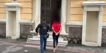 Mulher é presa por integrar quadrilha que aplicava golpes a idosos em Maricá