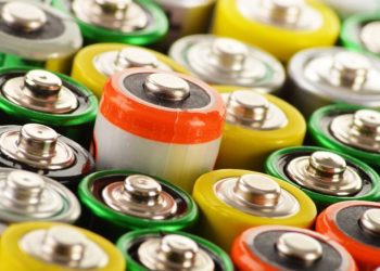 Padronização internacional de pilhas AA e AAA facilita uso e substituição global