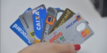 Compras internacionais de baixo valor terão tributação federal a partir de 2027 no Brasil