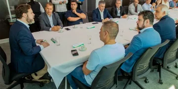 Prefeito de Casimiro de Abreu participa de reunião sobre produção de petróleo na Bacia de Campos