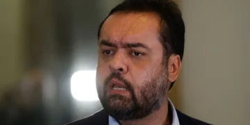 TSE mantém condenação de Castro e decisão sobre eleição do governador do Rio depende do STF