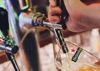 Restaurante em Icaraí oferece rodada de chopp grátis a clientes após gols do Brasil na Copa
