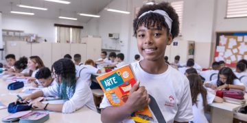 Cursos gratuitos online reforçam qualificação e fortalecem currículo, diz pesquisa