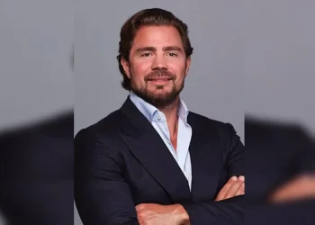 Deputado propõe declarar persona não grata Daniel Vorcaro por esquema de corrupção no Rio