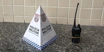 Homem é preso em Niterói com rádio transmissor ligado ao tráfico, em ação do 12º BPM