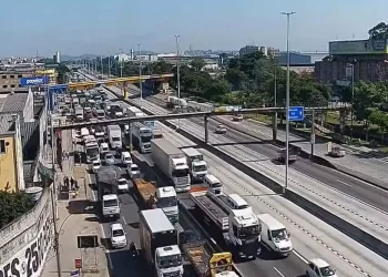 Prefeitura do Rio planeja criar força de trânsito composta por guardas municipais para combater desordem viária