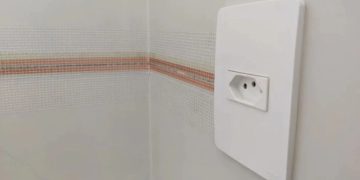 Fita de cobre em paredes melhora condução elétrica e reduz interferências em ambientes técnicos