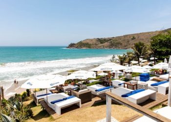 Justiça Federal interdita quiosques irregulares na Praia Brava, Búzios