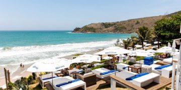 Justiça Federal interdita quiosques irregulares na Praia Brava, Búzios