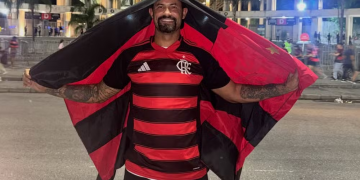 Ex-goleiro Bruno trabalha como auxiliar no presídio e planeja carreira política