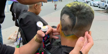 Barbeiros de São João de Meriti criam cortes de cabelo com temas da Copa do Mundo