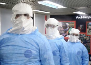 Rio de Janeiro reforça protocolos e treina equipes para possíveis casos de Ebola