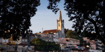 Morro do Pinto integra rota turística na Zona Portuária do Rio durante passeio cultural