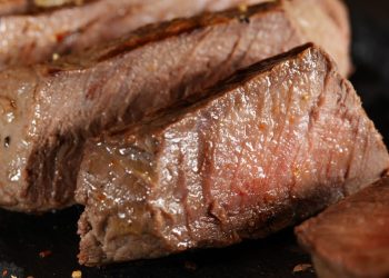 Alcatra é destaque como alternativa econômica e versátil para churrasco no Brasil