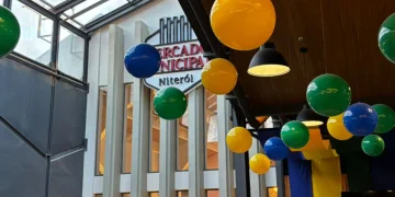 Mercado Municipal de Niterói promove festas de transmissão dos jogos da Seleção Brasileira