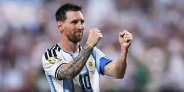 Argentina inicia defesa do título com vitória de 3 a 0 sobre Argélia na estreia da Copa do Mundo