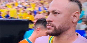 Neymar mantém expressão séria durante vitória do Brasil na Copa 2026