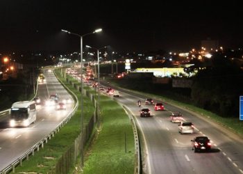 Acidente na BR-101 em São Gonçalo deixa uma vítima mortal e causa interdição total