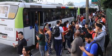 Motoristas de ônibus do Rio anunciam greve por melhorias salariais e condições de trabalho