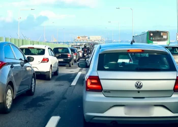 Feriado de Corpus Christi deve registrar quase 880 mil veículos na Ponte Rio-Niterói e mais de 540 mil na BR-101