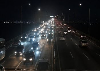 Acidente na Ponte Rio-Niterói provoca trânsito intenso no retorno do feriadão de Corpus Christi