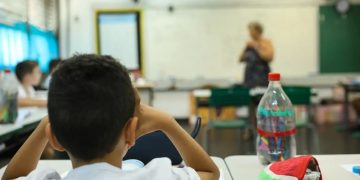 Professores de Niterói e Brasil passam a ter descontos em calçados pelo programa #TôComProf