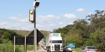 TCE-RJ suspende pagamento em licitação de R$ 231 milhões para radares devido a indícios de sobrepreço