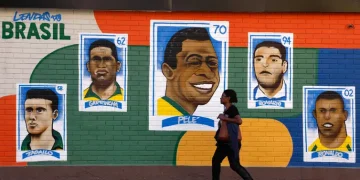 Rio de Janeiro celebra tradições de decoração comunitária em preparação para a Copa do Mundo de 2026