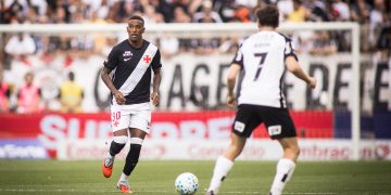 Vasco estende contrato de Robert Renan até o fim de 2026 com cláusula de compra de R$ 47 milhões