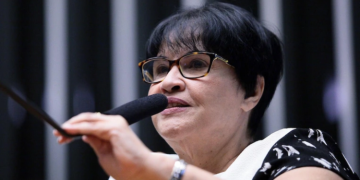 RJ-100 em Niterói pode receber nome de Tânia Rodrigues, defensora da inclusão